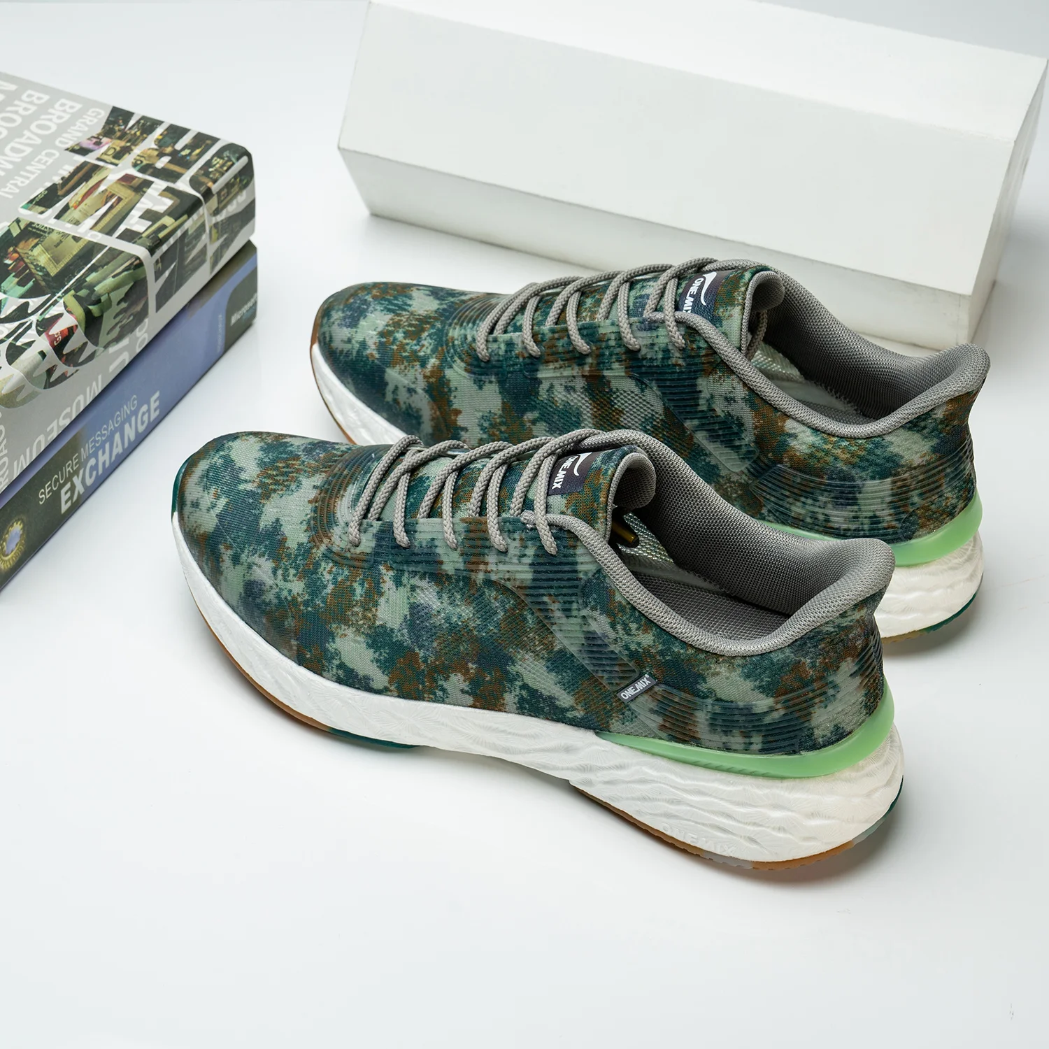 ONEMIX Men Running Shoes Breatahble Running Shoes Athletic Trainers Sports Shoes Outdoor Women Walking Sneakers