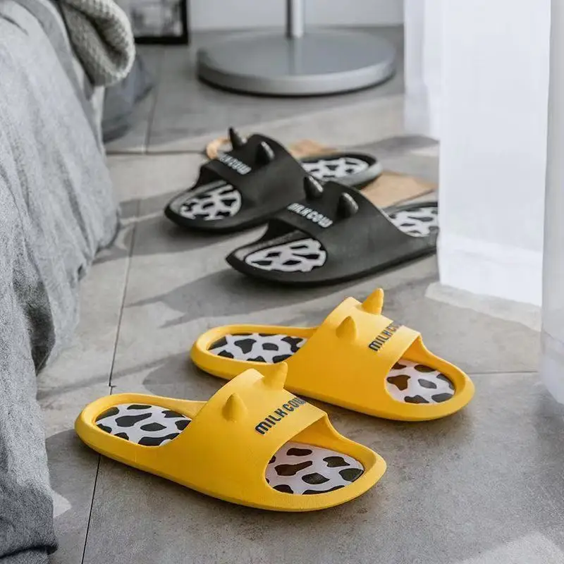 

Indoor comfortable soft slippers new Men women Non-slip bathroom home shoes Flat Thick sole Slides Women's sandals