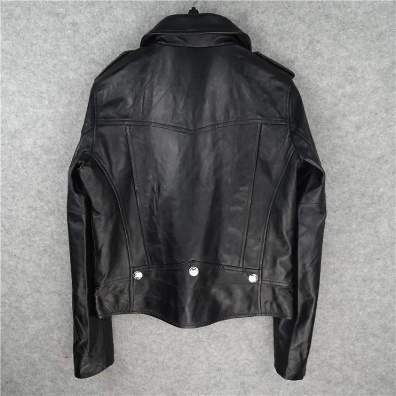 Женская короткая мотоциклетная куртка из натуральной кожи приталенная панк