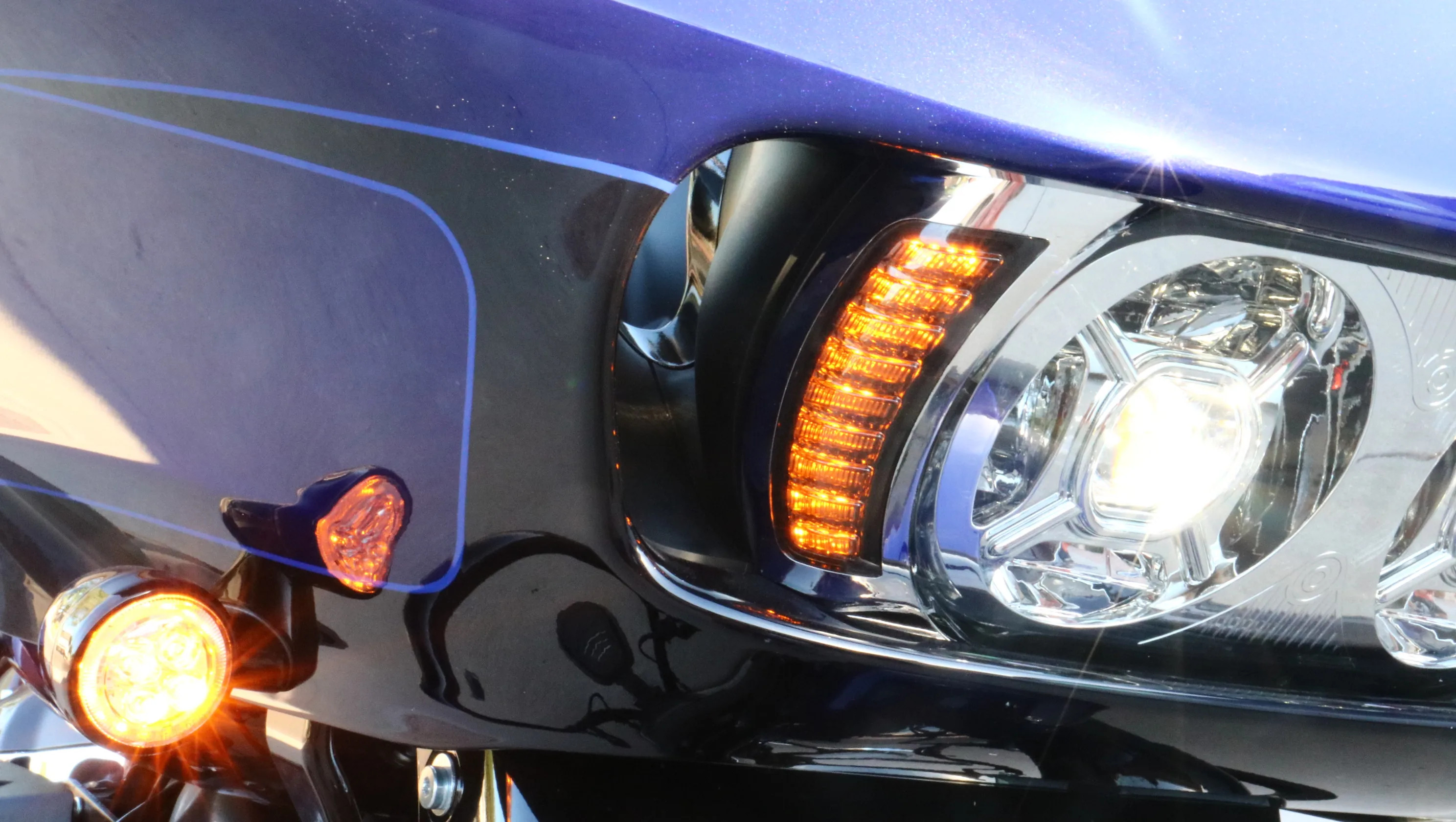 

Amber / White Led Running Turn Signal Lights For Road Glide 2015-2020