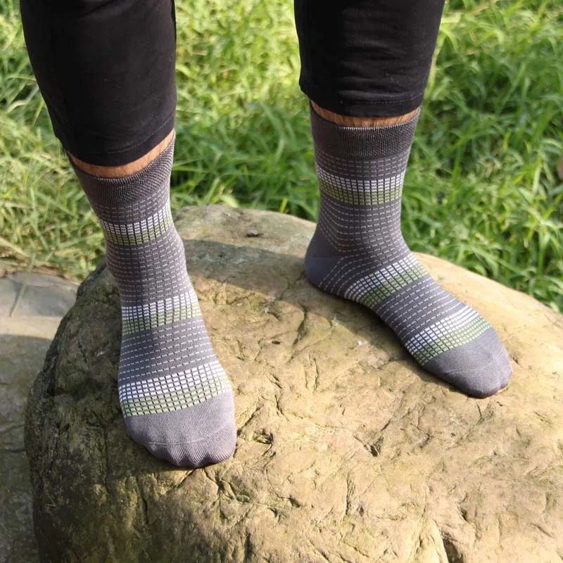 Классические мужские носки с полосатыми Мути цветными повседневными движениями