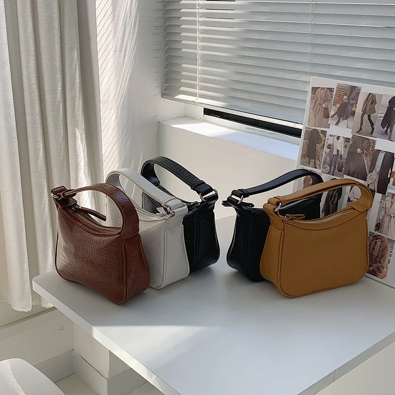 

Versatile Ins Handbag Female Fashion Armpit Korean One Shoulder Saddle Bag