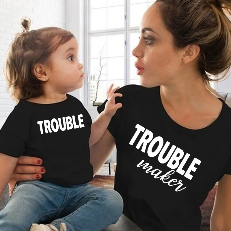 Забавная футболка для мамы и дочки Trouble Maker 1 шт. одинаковые футболки с короткими