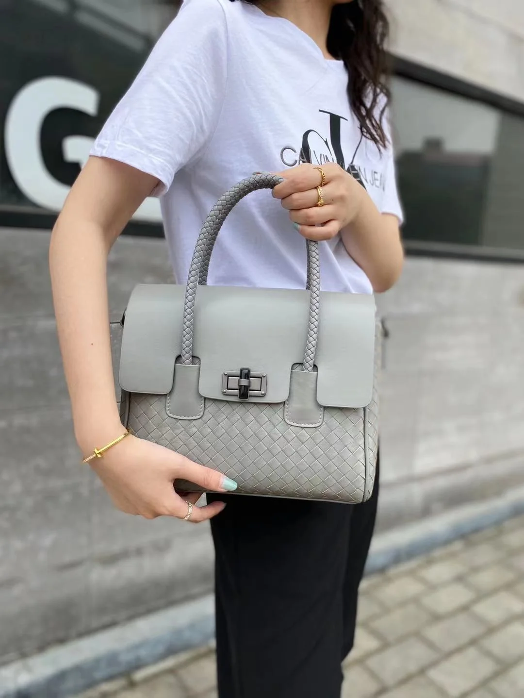 

Women's new 2021 fashion versatile Leather One Shoulder Messenger Bag woven women's bag large capacity handbag