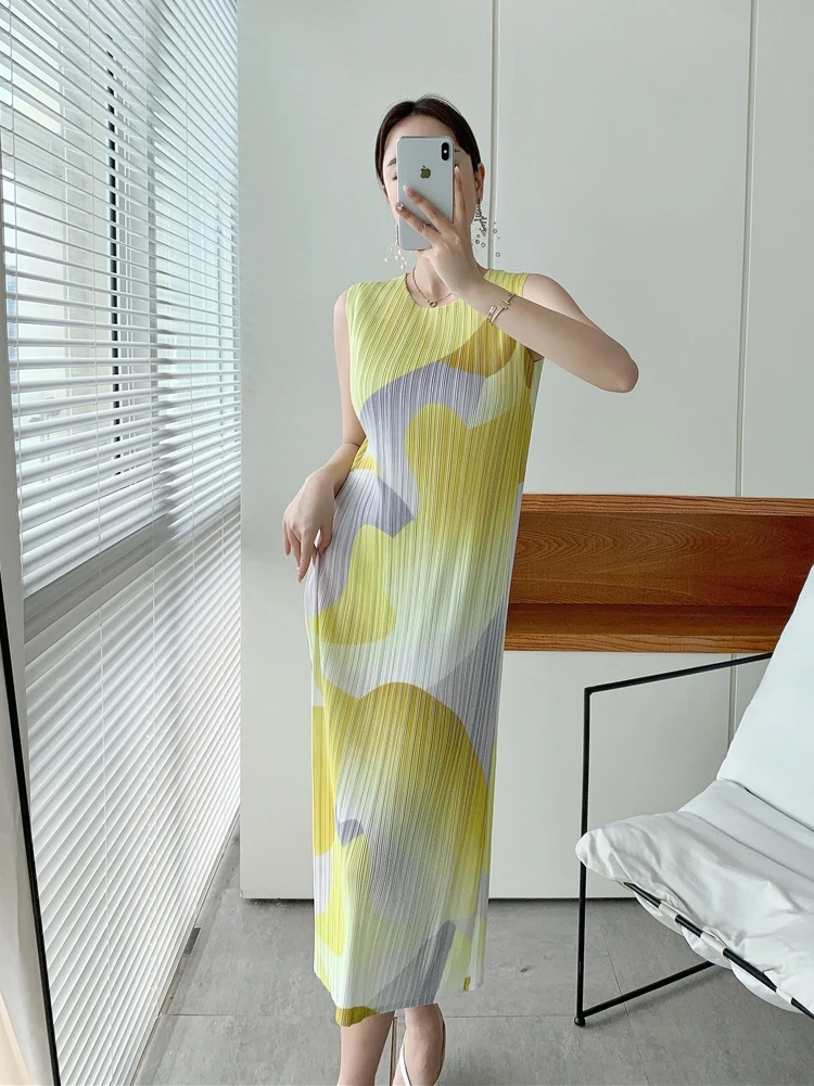

Summer Nice Miyake Pleated Geometric Printed Dress Long Dress Korean Fashion Straight Sleeveless Vest Tank Dress