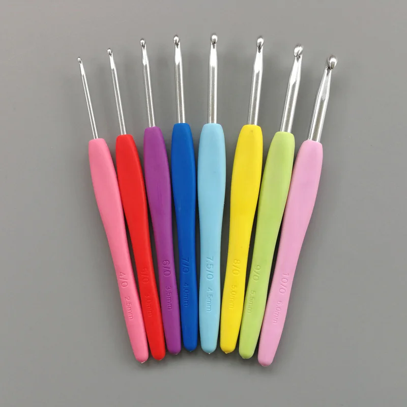 

8Pcs Portable Aluminium Knitting Needle Crochet Hooks Knit Weave Craft Sewing Needles TPR Handle Yarn Sewing Tools