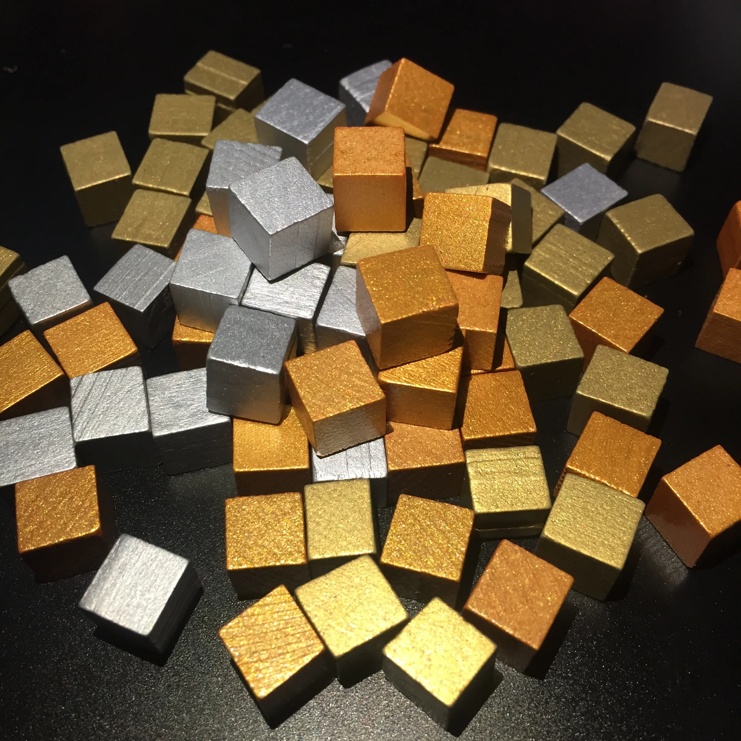 

100Pcs/Set 10mm bronze Gold silver Metal Color Wood Cube Square Corner Dice Chess Piece Right Angle Cubes For Puzzle Board Game