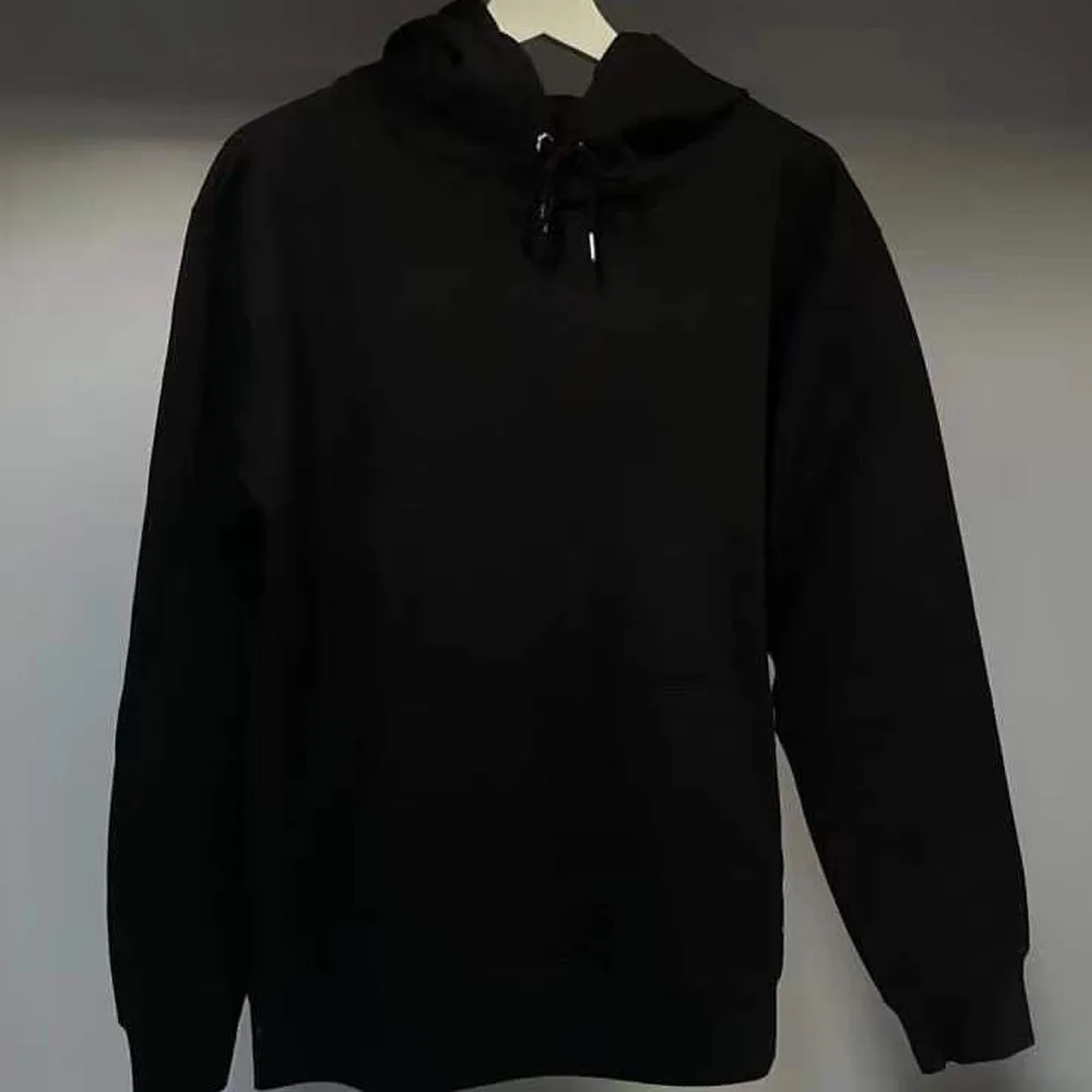 

Черная Толстовка