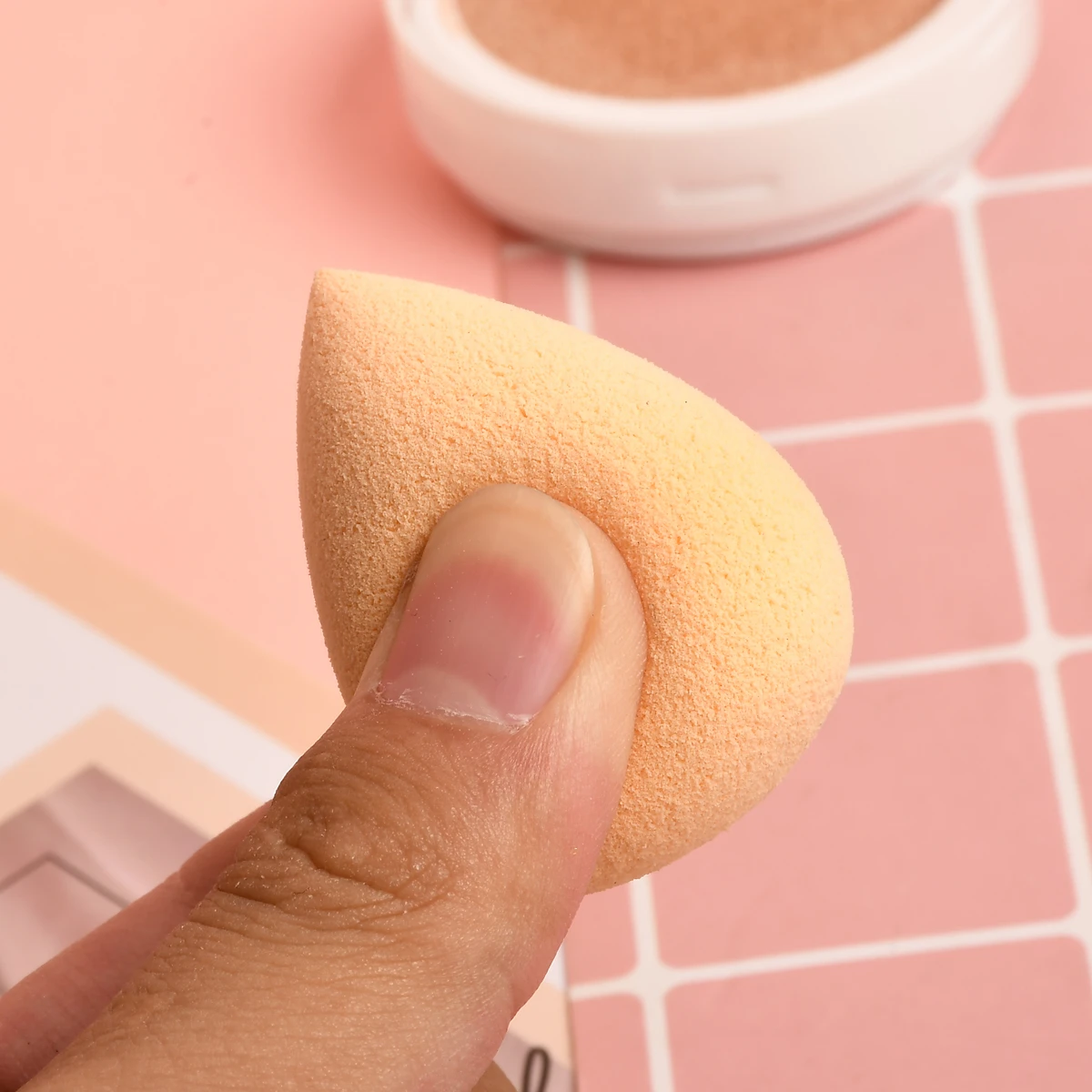 1 шт. мягкий цветной яркий спонж для женского макияжа легко наносится блендер