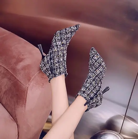 Женские ботинки с заостренным носом на высоком каблуке заклепками Осень зима