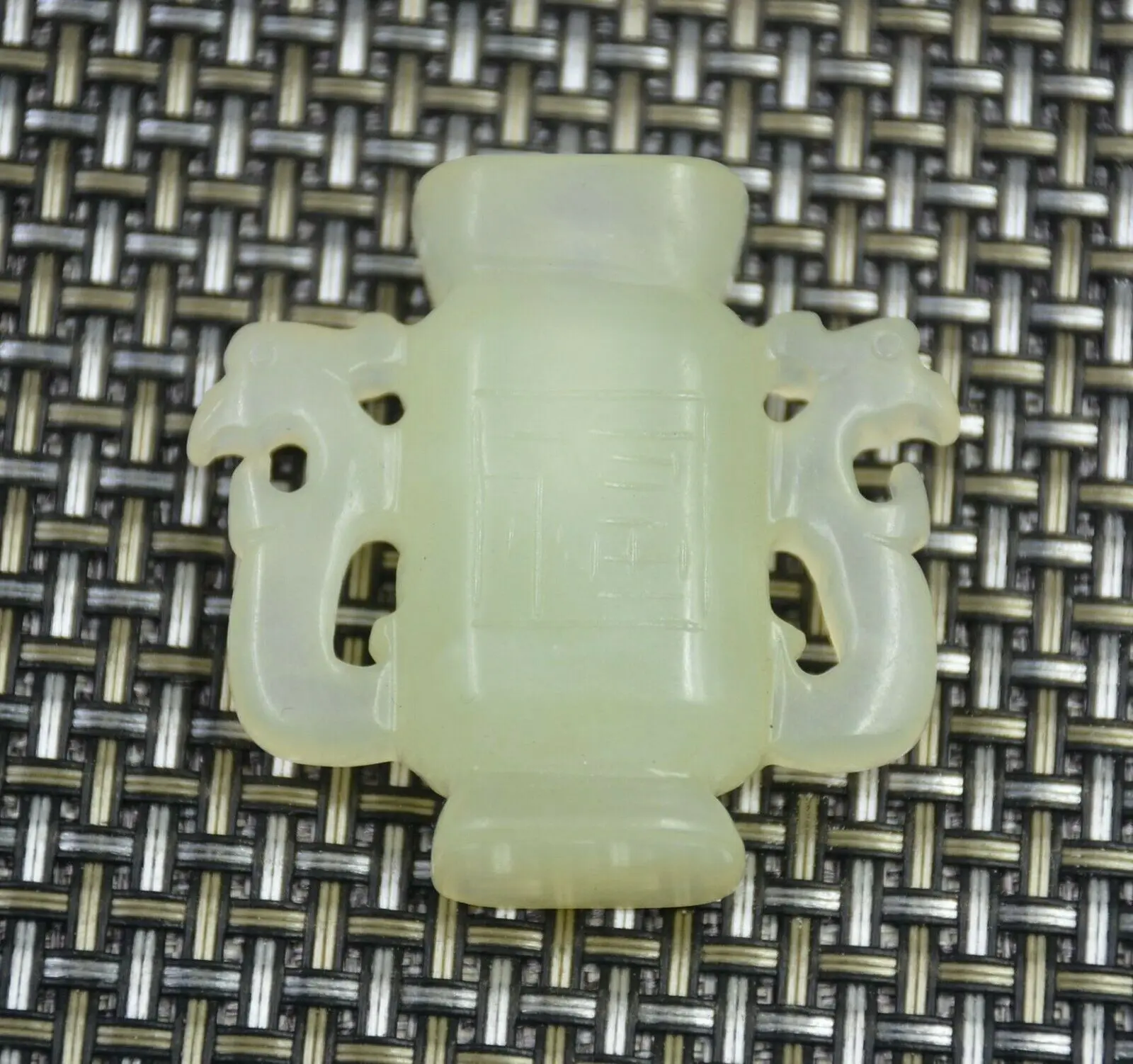 

Jade Articles Pure Natural Jade Carving Small Vase Fushou Flower Vase Snuff Bottle Pendant Fengshui Statue