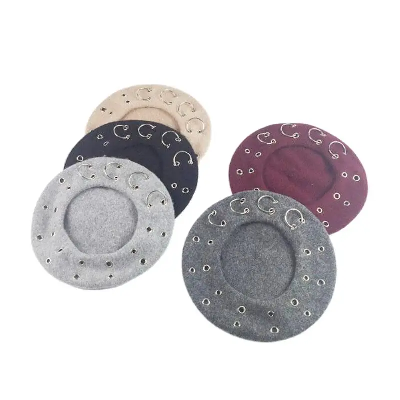 Зимние шапки 2019 новые береты берет в темноте стиле панк рок с железными кольцами