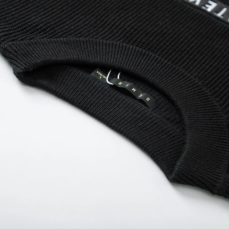 Мужской деловой свитер SEMIR черный с круглым вырезом и надписью в Корейском стиле