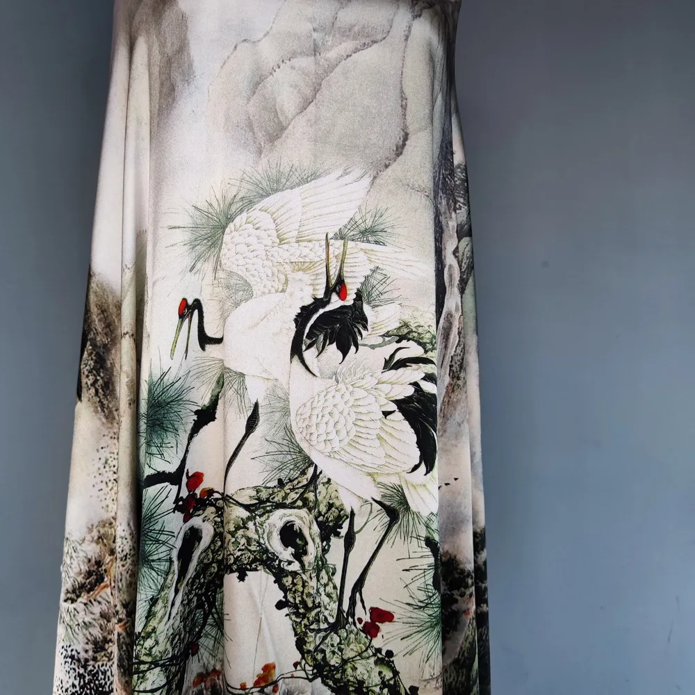 

19M Pure silk charmeuse silk satin silk stretch mulberry silk two tune color crane mountain pattern silk for night gown qipao