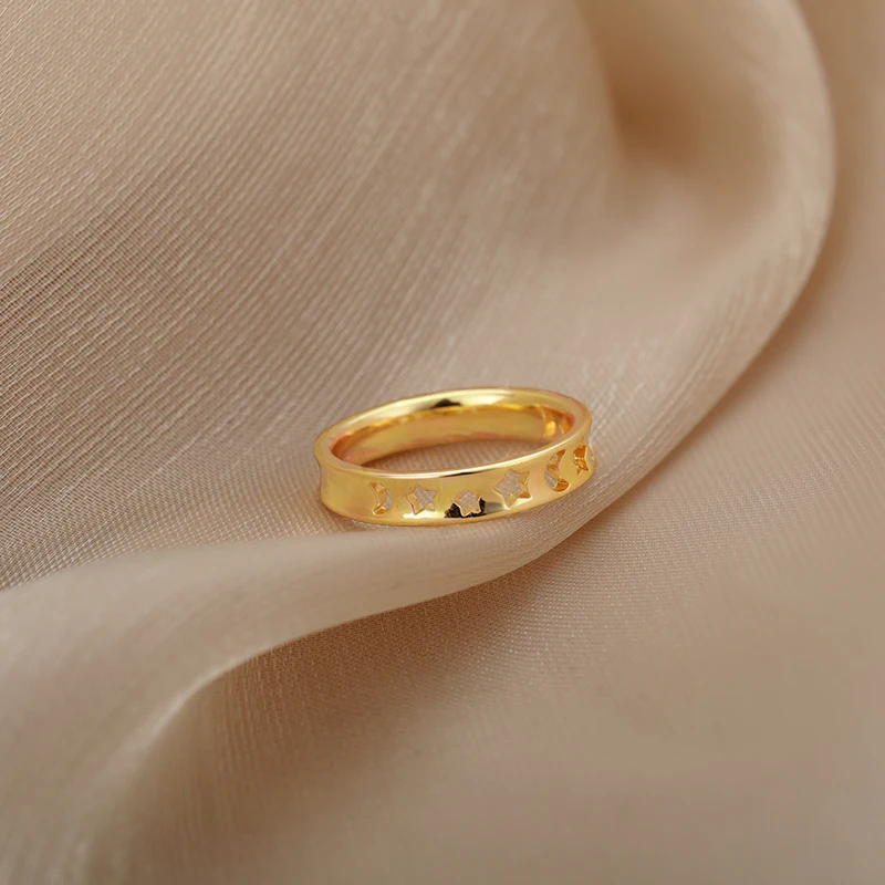 Кольцо с полым декором звезда и месяц из нержавеющей стали женское милое