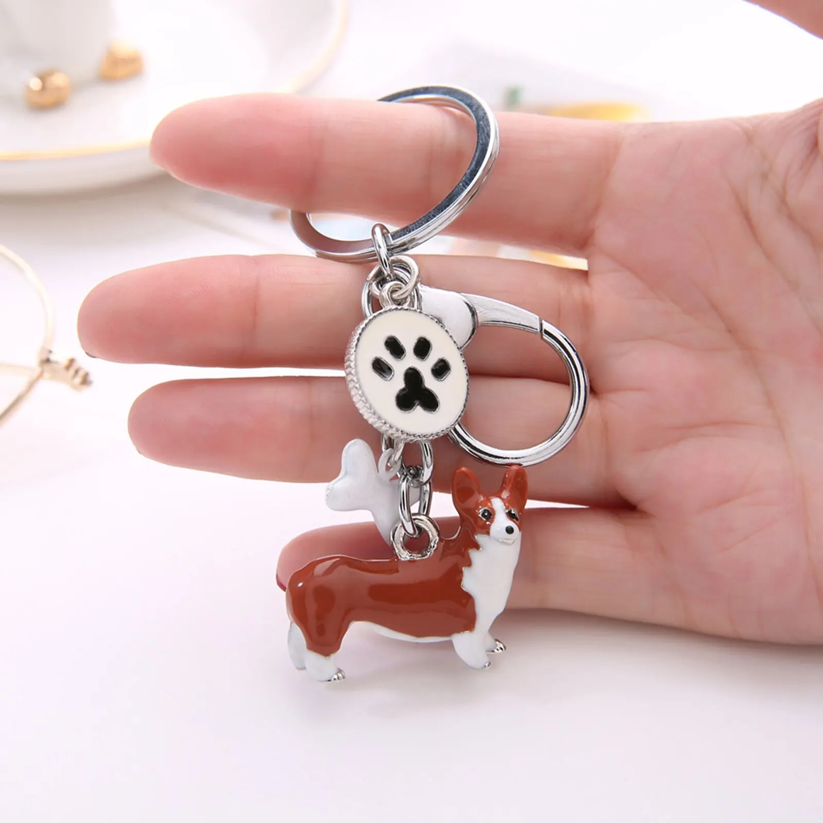 

DoreenBeads Cute Dog Pet Memorial Keychain Silver Color Brown Beagle Animal Paw Claw 3D Keyring Women Keyring Jewelry 10cm,1PC