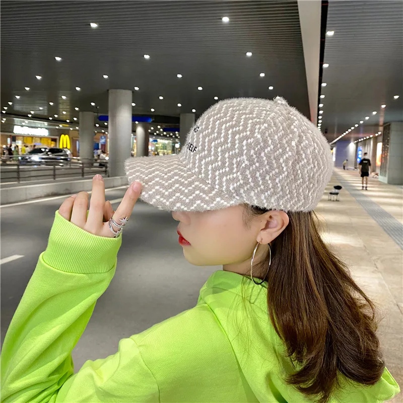 

Winter Rabbit Wool Baseball Cap for Women Korean Geometric Graid Sunscreen Hat Casual Adjustable Girls Snapback Sunhat Golf Hat