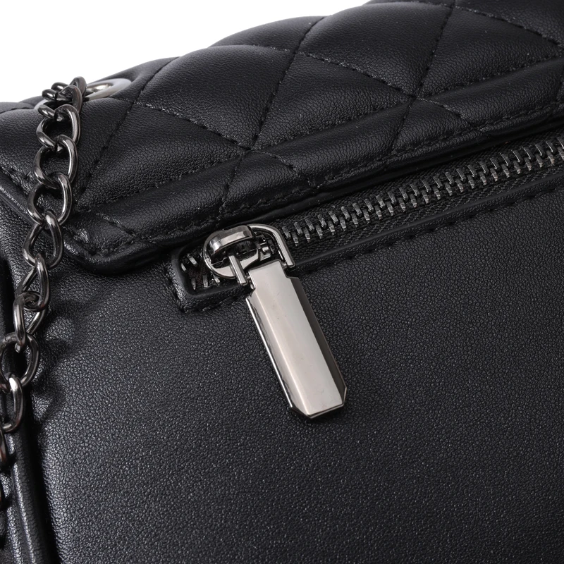 

2021 European and American fashion casual tide chain Lingge ladies bag wild shoulder messenger bag small square bag Handbag