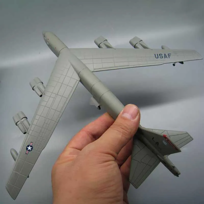 1/200 весы B 52 Stratofortress бомбер Diecast металлические военный самолет модель игрушка