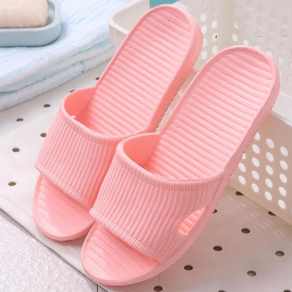 Женские нескользящие тапочки летние домашние в полоску для всей семьи сандалии