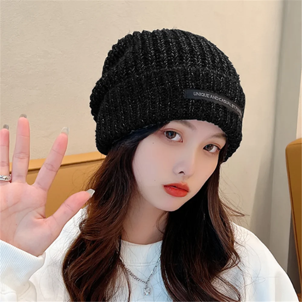 Женская осенне-зимняя трикотажная шапка с большими головками | Аксессуары для