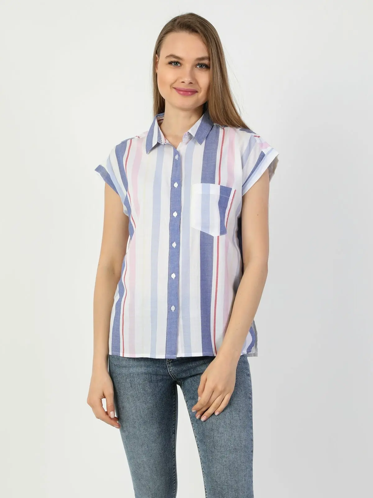 

Woman Short Sleeve Shirt