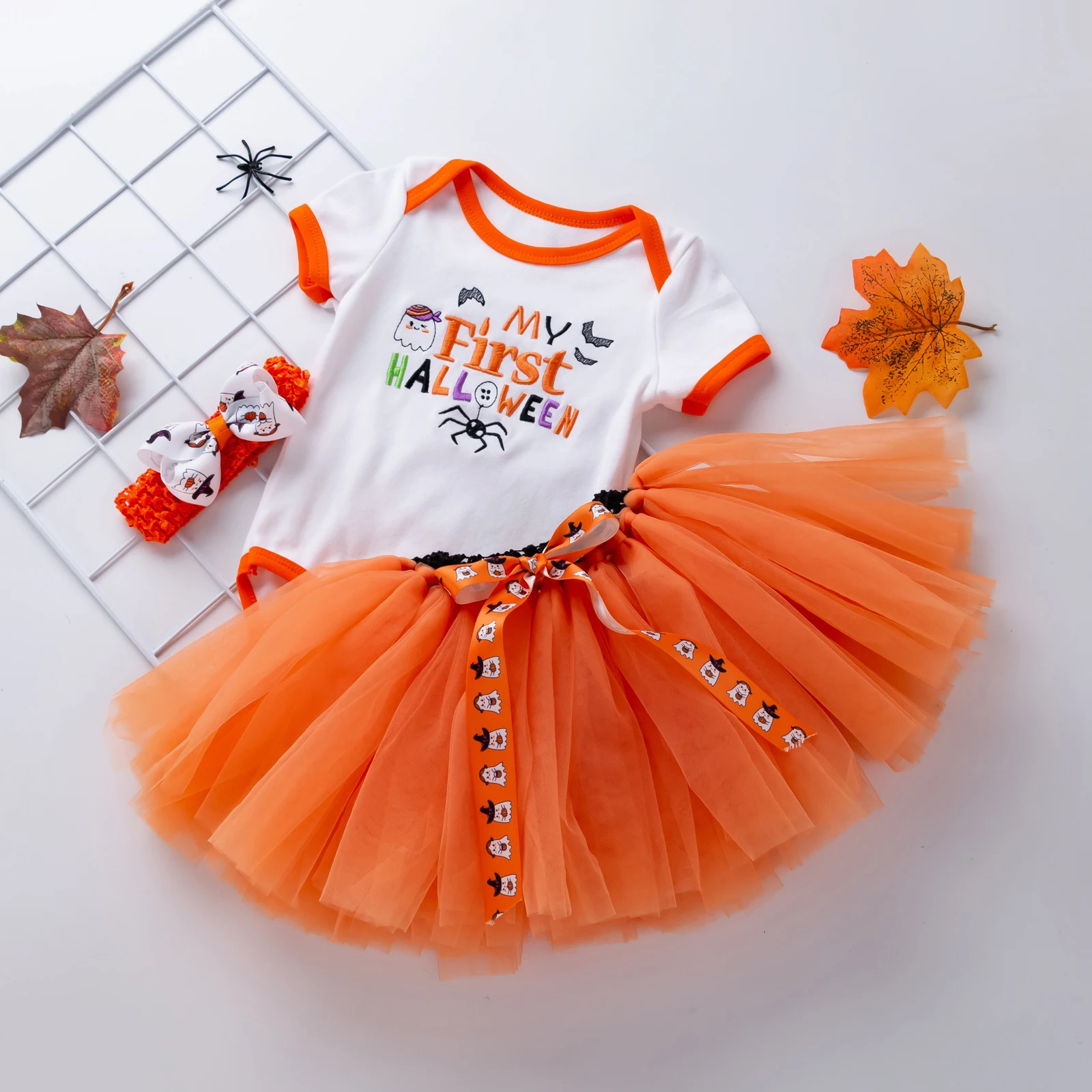 

Lioraitiin 0-24M Infant Toddler Girl Halloween Romper Mesh Skirt Bow Headband 2Pcs Cartoon Pumpkin Pattern Festival Clothing