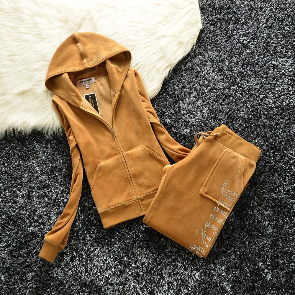 

Winter 2021 Women's Brand Velvet Fabric Tracksuits Velour Suit Women Track Suit Hoodies And Pants Fat Sister Sportswear Spring