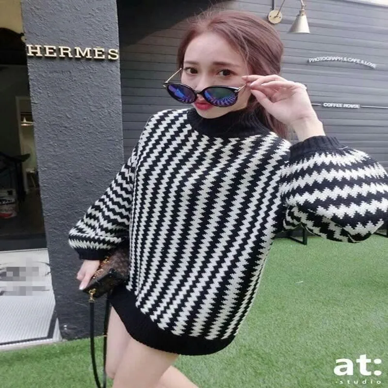 Женский свитер с длинным рукавом черный и белый пуловер в полоску вязаный