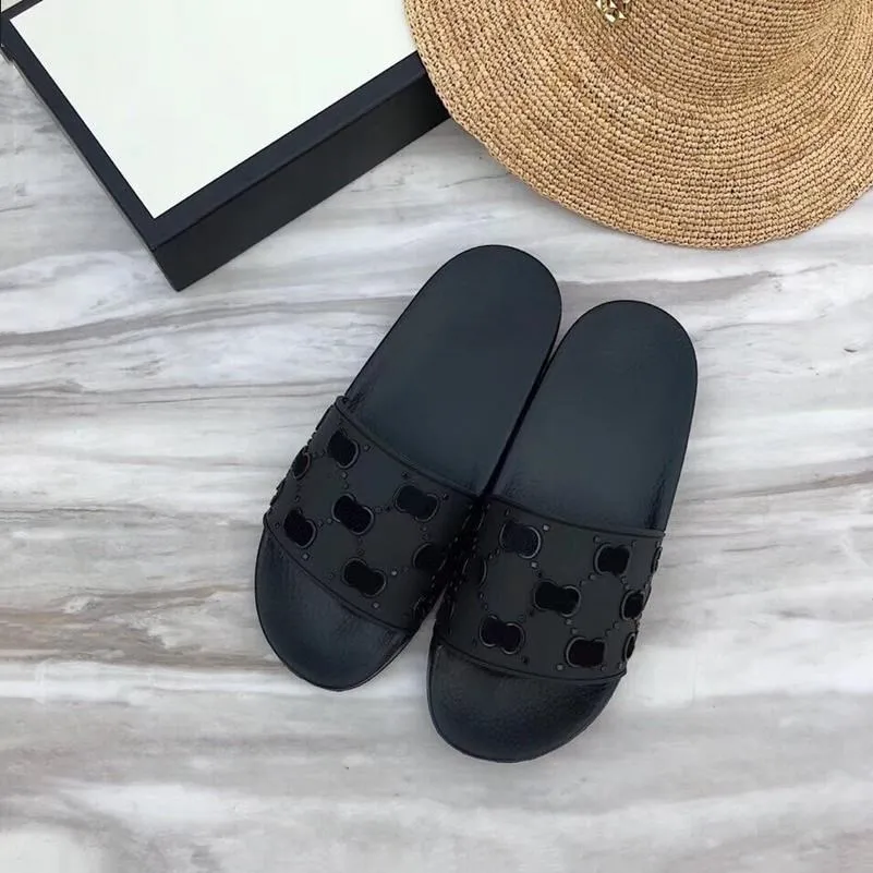 

Designer classical hole rubber slippers sandals men's and women's slippers fashion beach shoes flat non-slip slippers