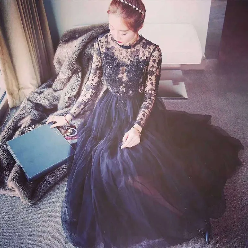 Женское длинное кружевное платье черное прозрачное с длинным рукавом и