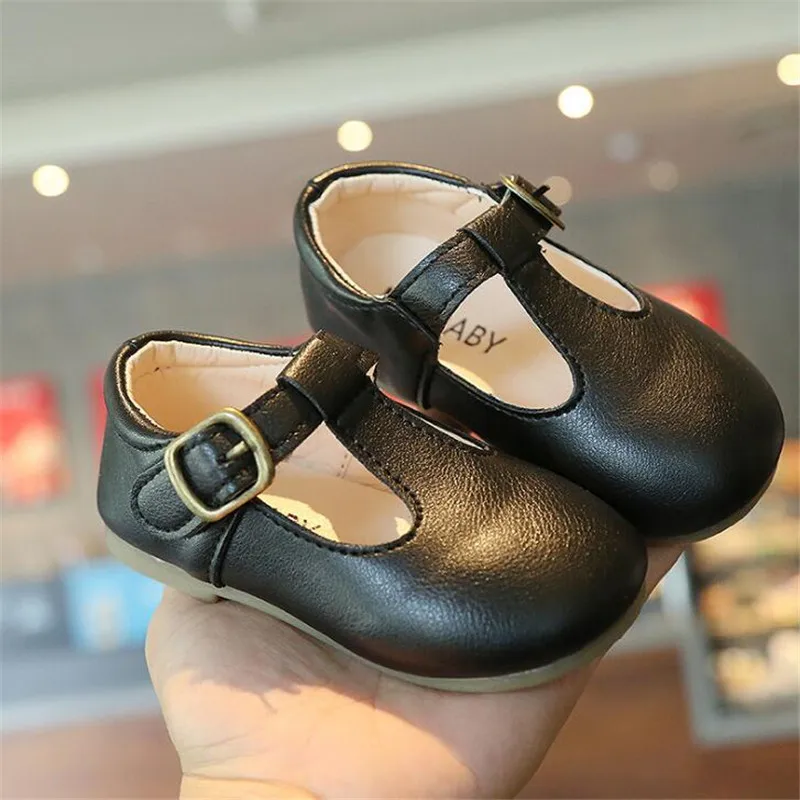 2021 модные кожаные туфли для малышей детская обувь на плоской подошве девочек