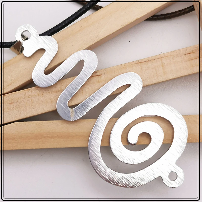 

Fashion Neo Gothic Necklaces For Women Silver Color Curve Stainless Steel Chain Vintage New Coco Kpop Pendant Necklace Jewelry
