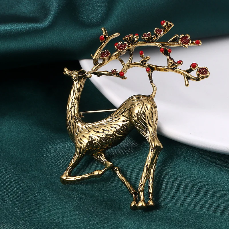 

Christmas Deer Brooch Enamel Reindeer Sika Deer Brooch Cute Beautiful Animal Lapel Pin Winter Jewelry Accessories New Year Gift