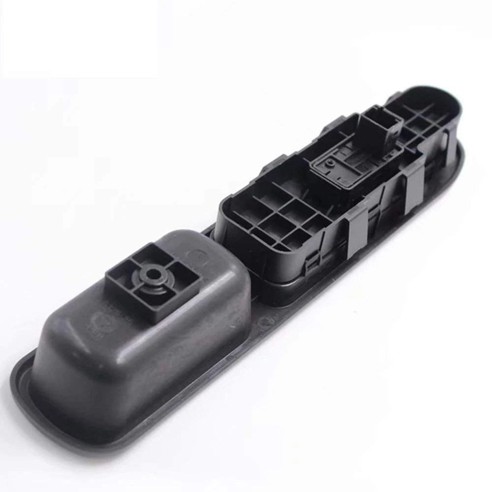 Левая сторона пассажирского электрического стеклоподъемника панель управления