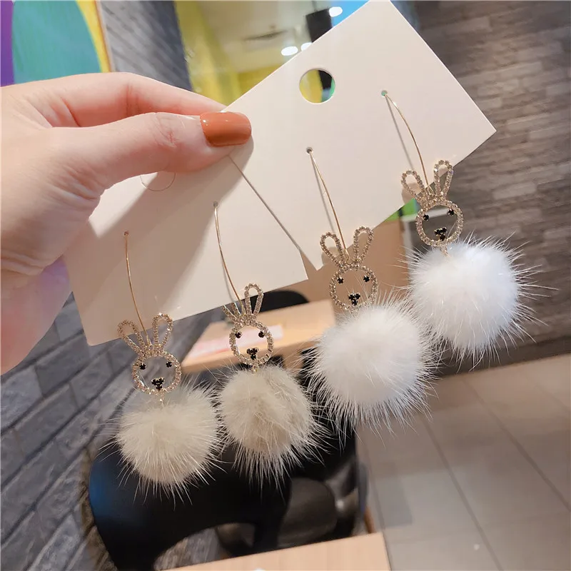 

2020 New Autumn Winter Mink Fur Hairball Earrings Women Jewelry Mink Hair Rabbit Full Rhinestone Earring Girl Christmas Gift