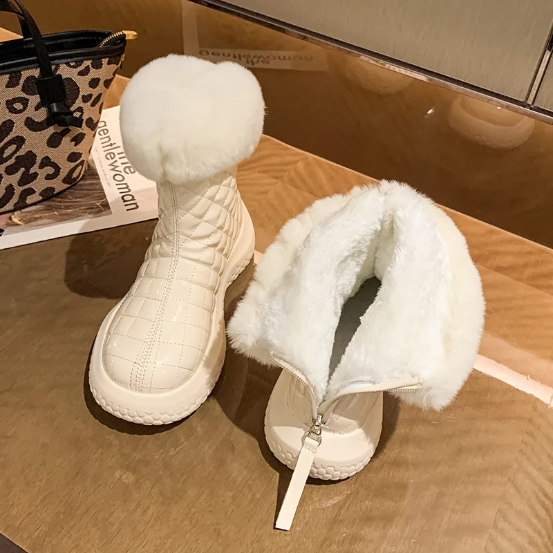 

Женские зимние кожаные ботинки, новые теплые бархатные ботинки на меху, короткие непромокаемые ботинки на толстой нескользящей хлопковой п...