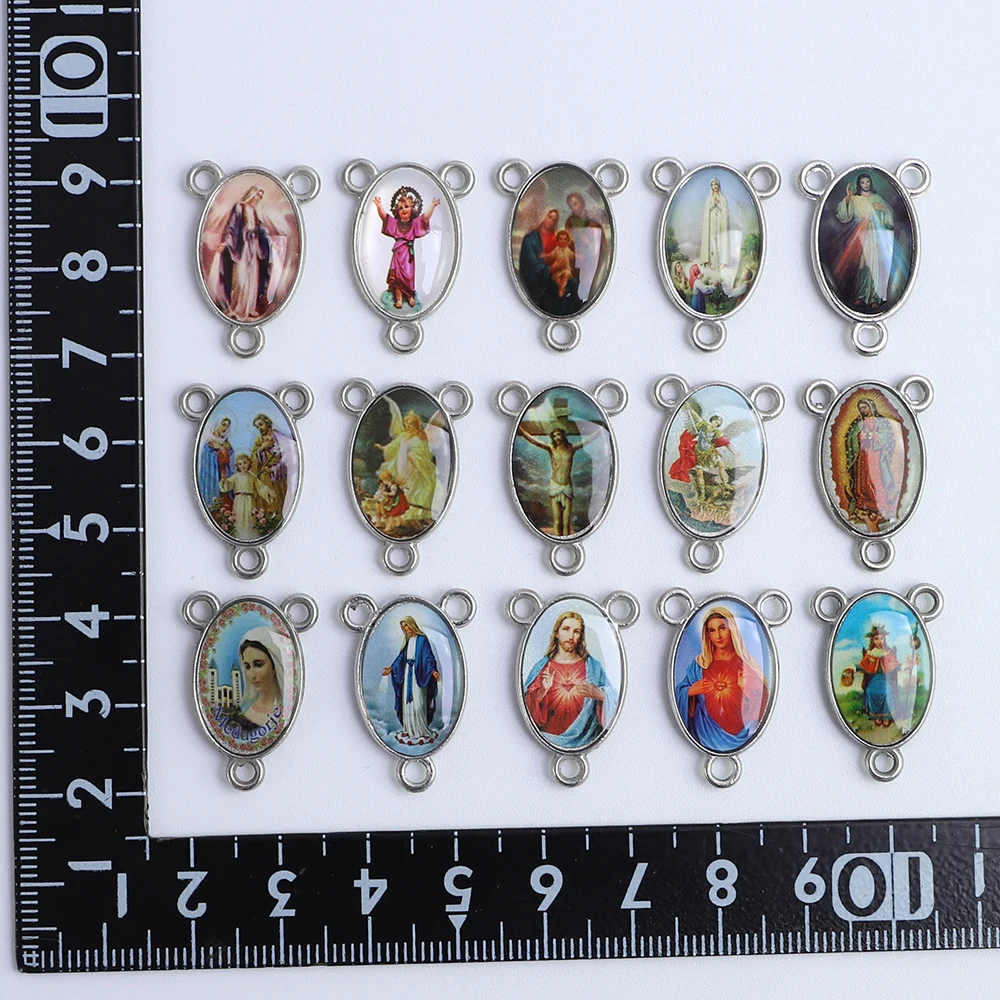 100 штук в ассортименте двусторонние центральные части медалей святой семьи