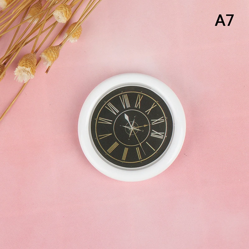 1PCS 1:12 миниатюрные настенные часы для кукольного домика из смолы, миниатюрный кукольный домик, аксессуары для домашнего декора, игрушка для ролевых игр, мебель, игрушка - Цвет: 1PCS