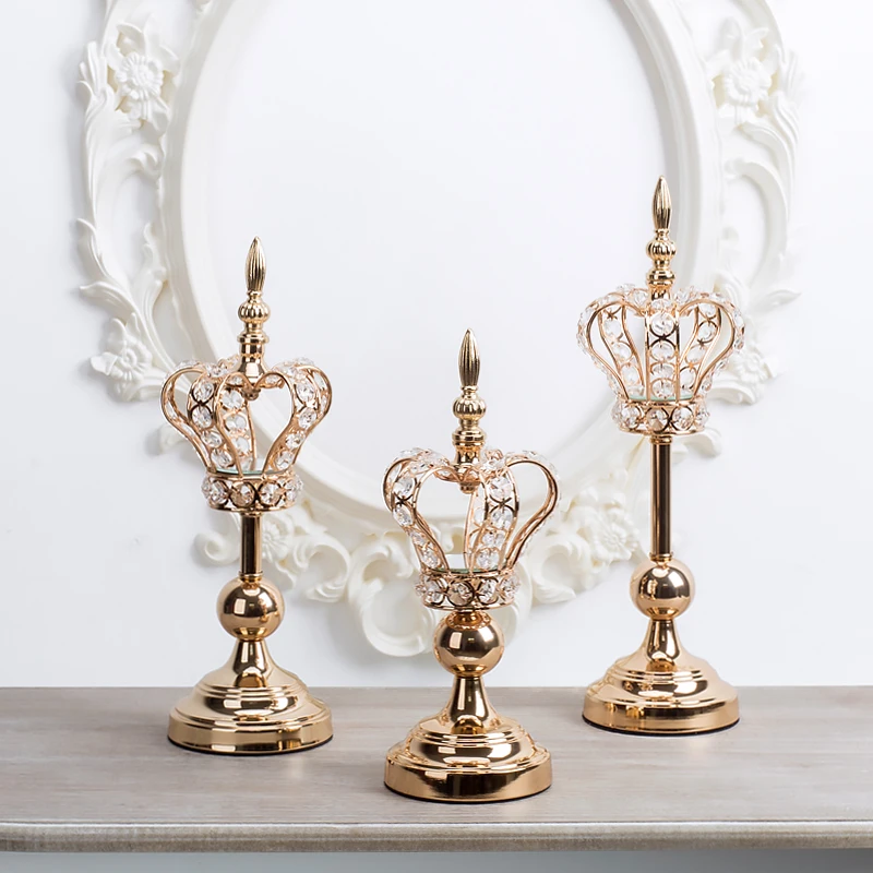 

Crown Iron Art Gold Candlestick Metal Wedding Centerpieces Candle Holders Decorations for Home Retro Home Decor Wedding Props