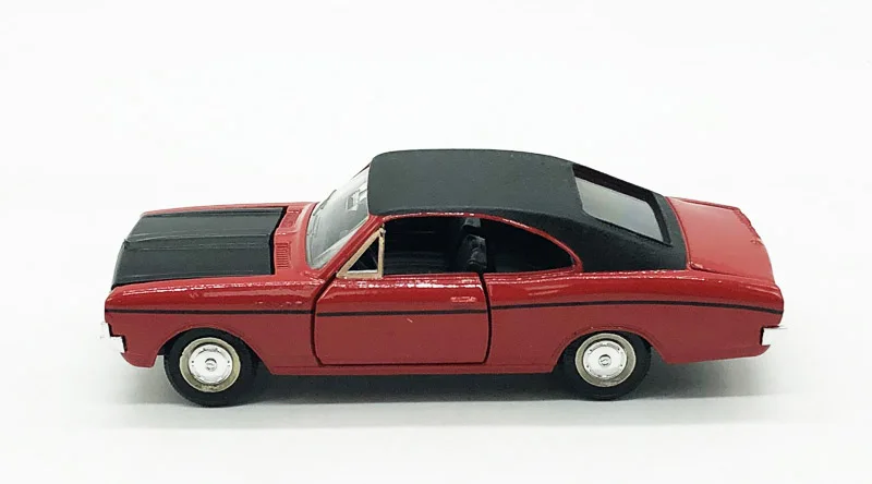 Модель игрушечного автомобиля из сплава 1/43 для Opel командора литой под давлением
