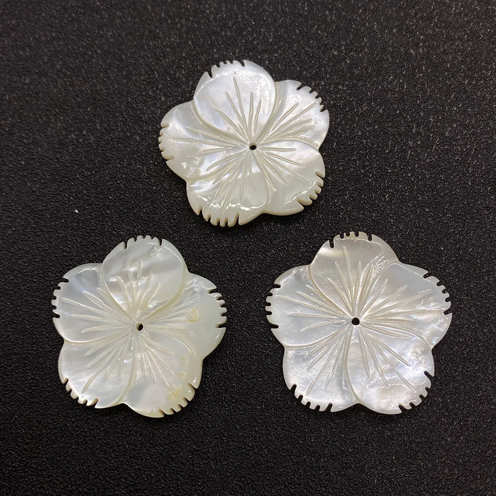 

Natural Material Seashell Petals 1 Piece/pack White Shell Ladies Necklace Earrings Flower Beads DIY Jewelry Making Loose Beads