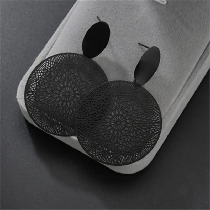 Трендовые серьги 2019 черные круглые Висячие для женщин полые геометрические