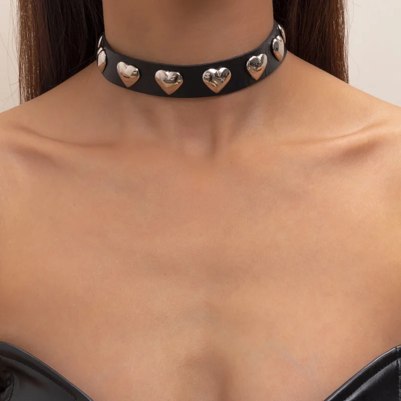 

Modern Jewelry Sexy Black PU Necklace 2021 New Design Hip Hop Sweet Heart Women Choker Necklace For Girl Lady Gifts