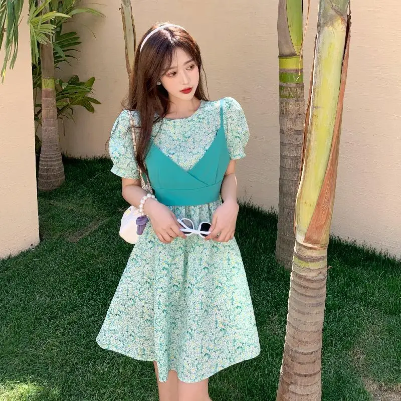 

Make firm offers! Han edition condole belt can be salt can be sweet summer two-piece show thin waist broken beautiful dress