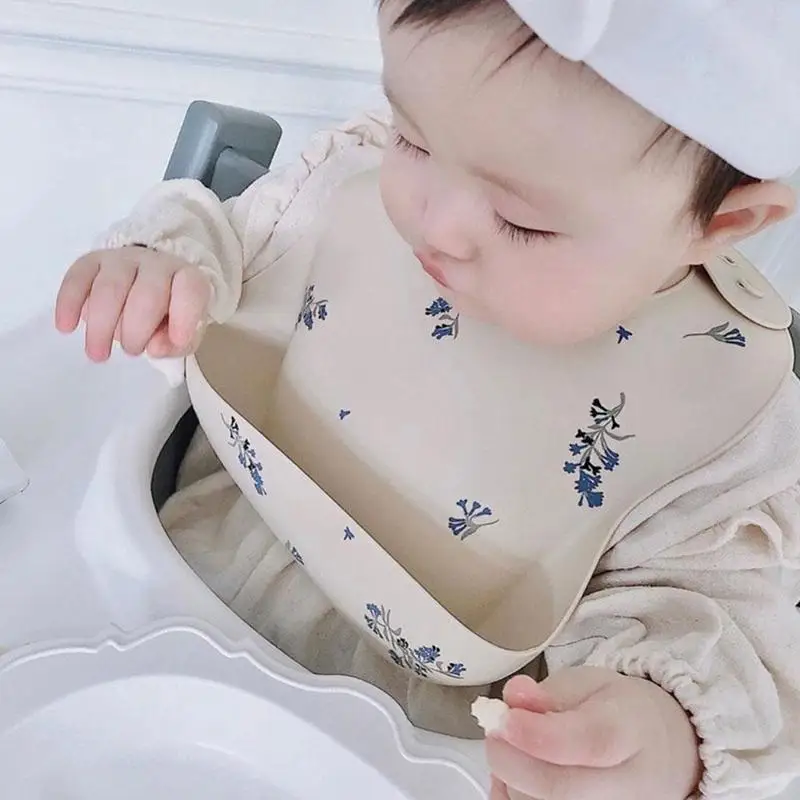 

Kawaii Style Print Baby Bibs Waterproof Soft Silicone Girl Boy Baby Adjustable Cute Feeding Bib Kids Toddler Children Stuff