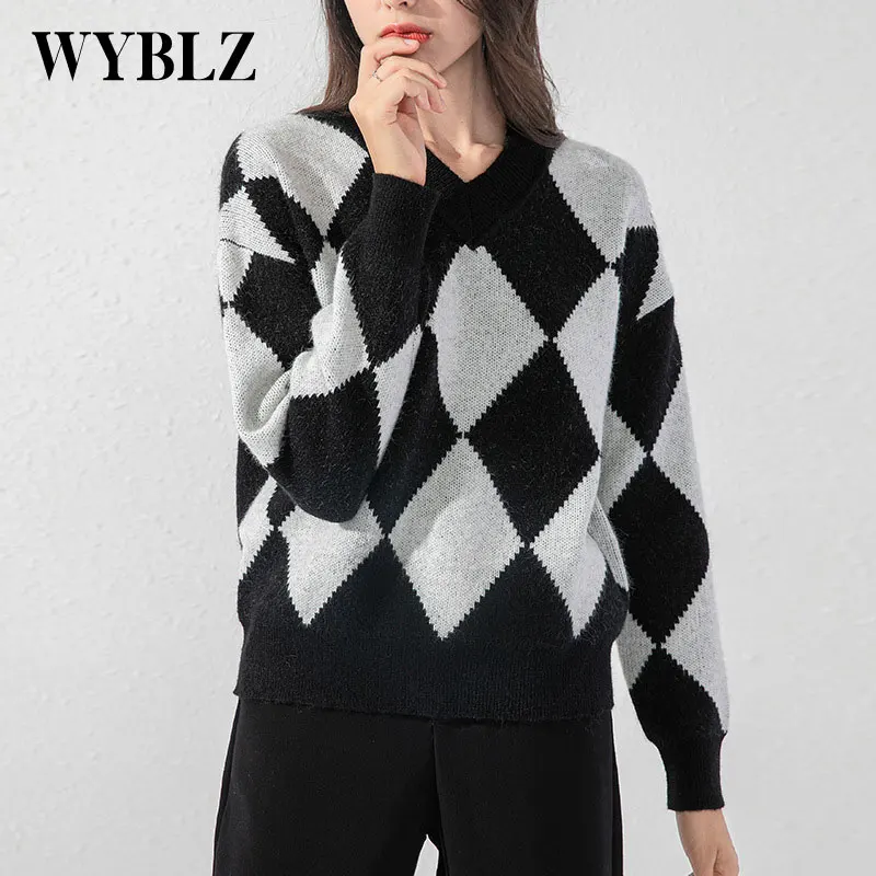 

Korean Fashion Autumn Knitted Sweater Women Elegant Black White Grid Pullover Sweaters Femme Casual Loose Long Sleeve Top 2021