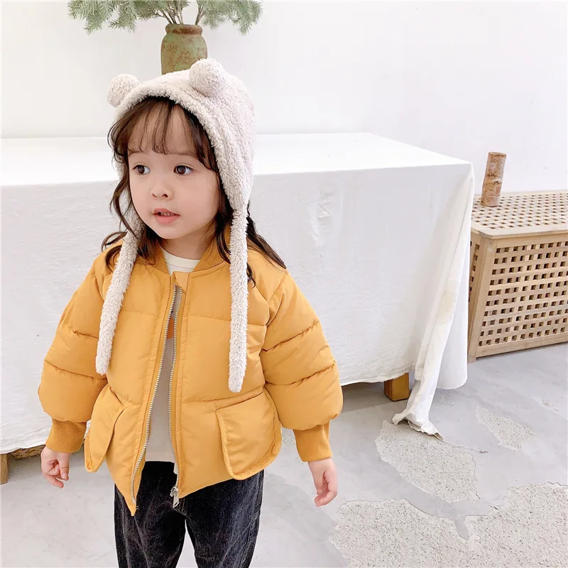 Зимние милые однотонные модные короткие стеганые куртки на молнии для девочек