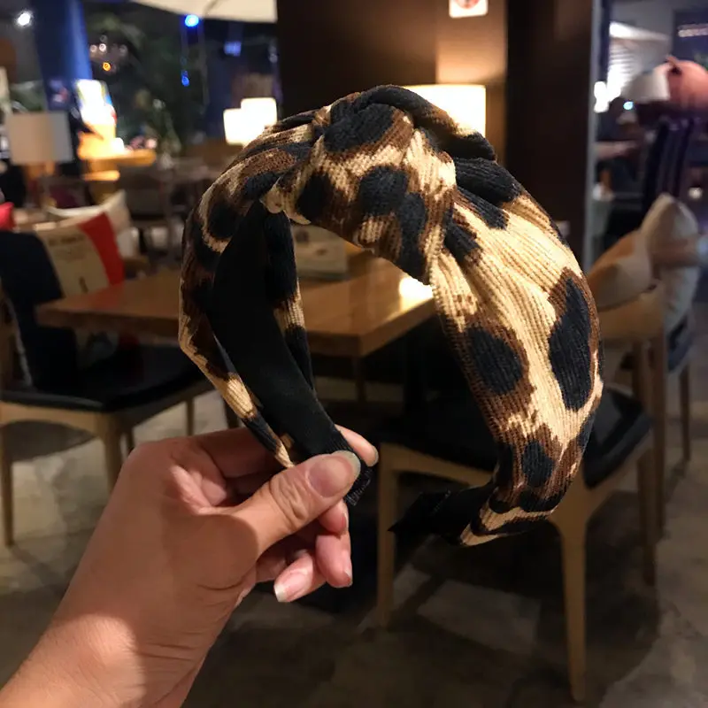 Повязка на голову женская с леопардовым принтом широкая |