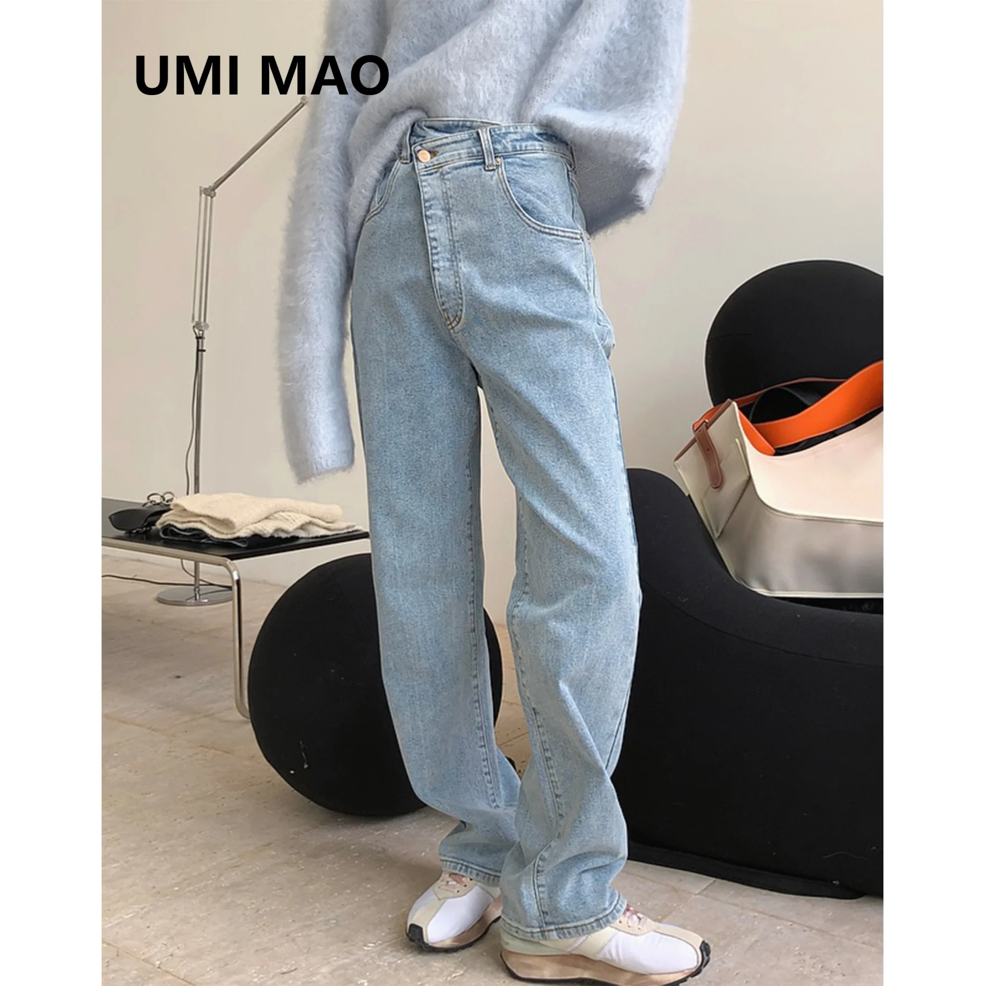 

Джинсы женские прямые с завышенной талией и косыми пряжками